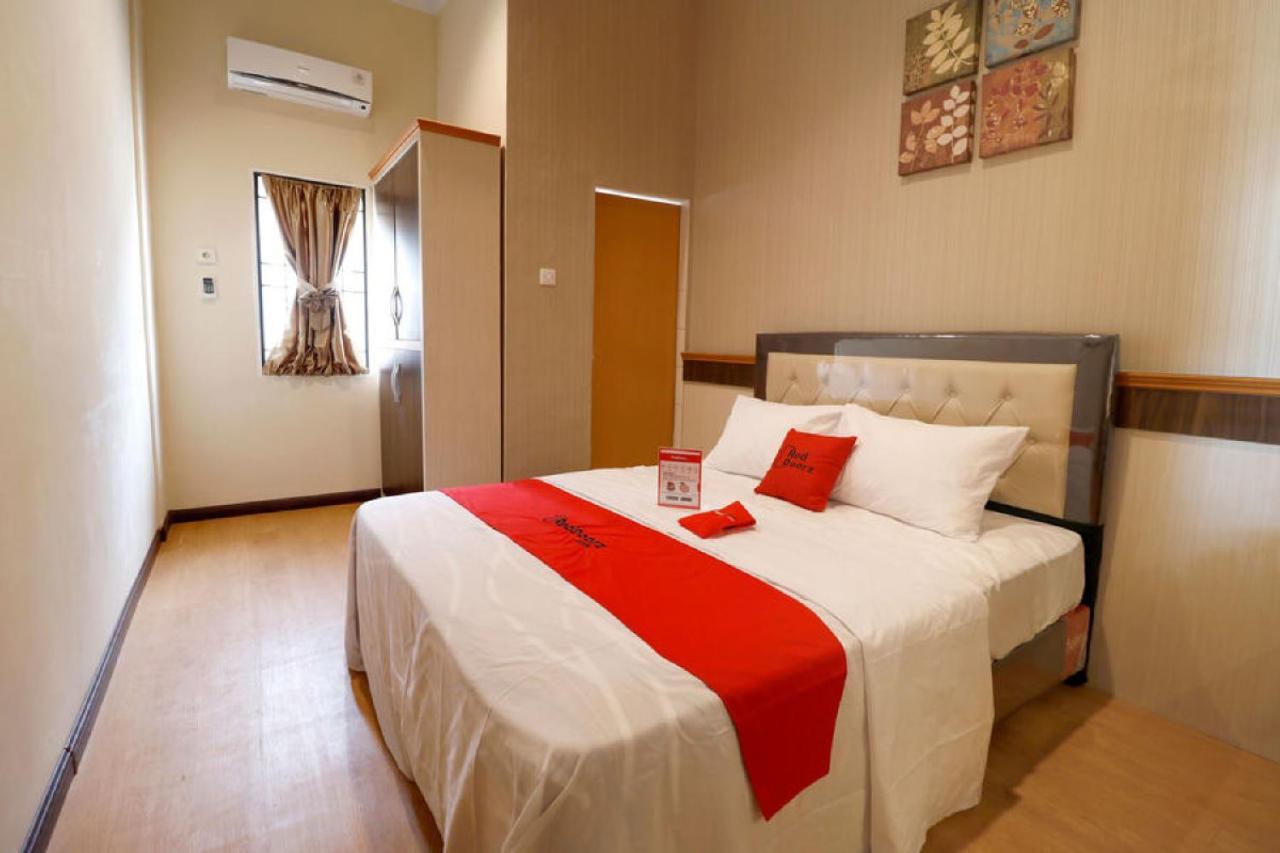 Reddoorz Plus Near Universitas Sumatera Utara Medan Exterior foto
